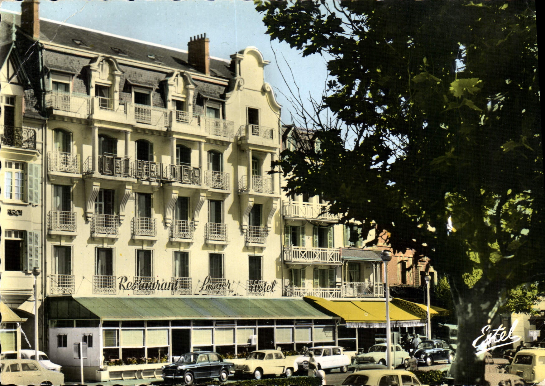 CPM Trouville Reine des Plages Hotel du Helder Place du Casino Langer