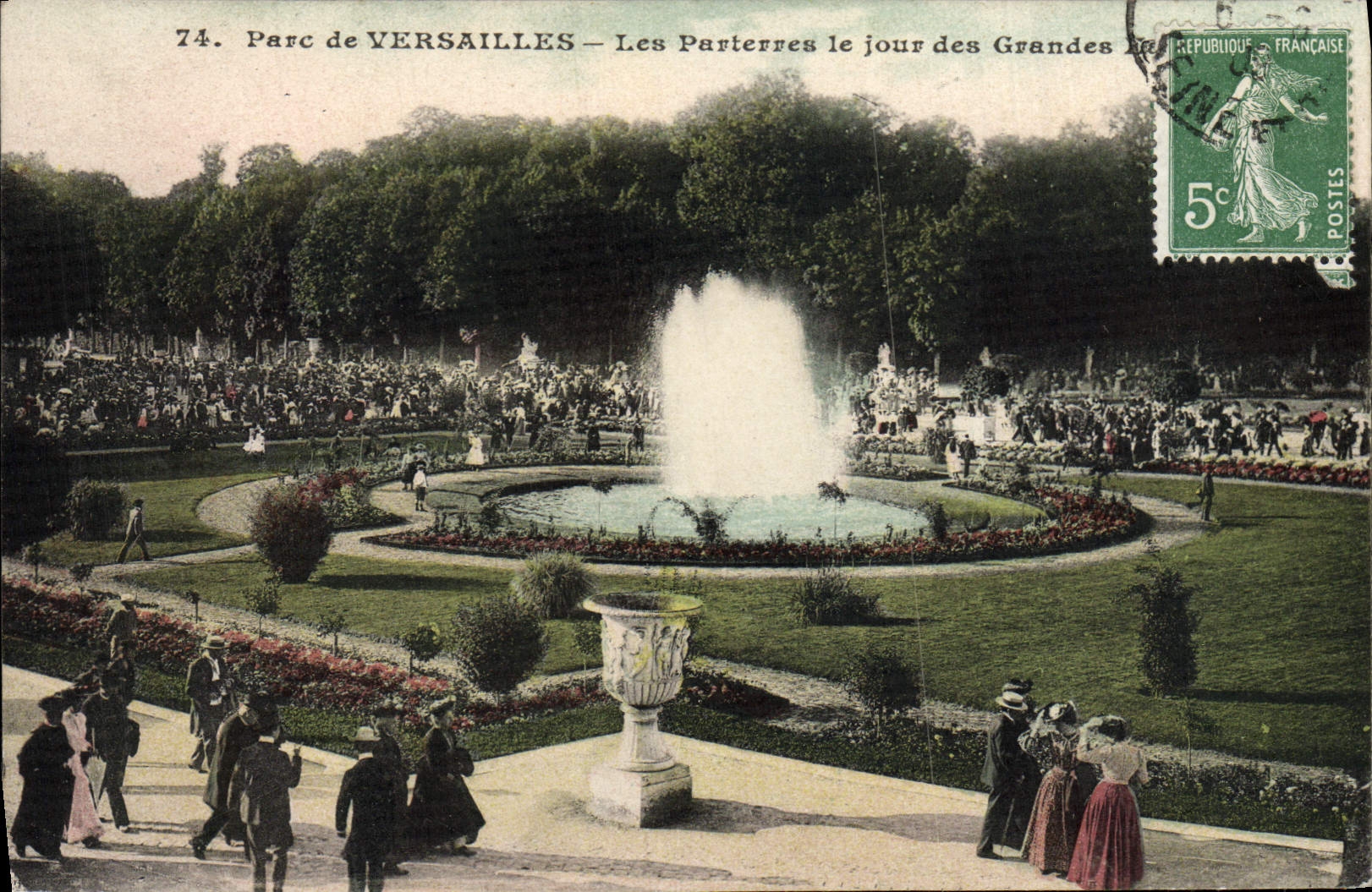 Parc de VERSAILLES — Les Parterres le jour des Grandes Journées