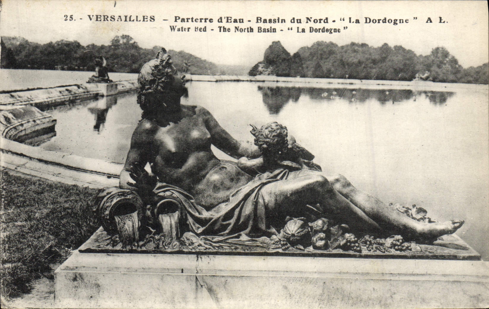 CPA Versailles Parterre d'Eau Bassin du Nord La Dordogne