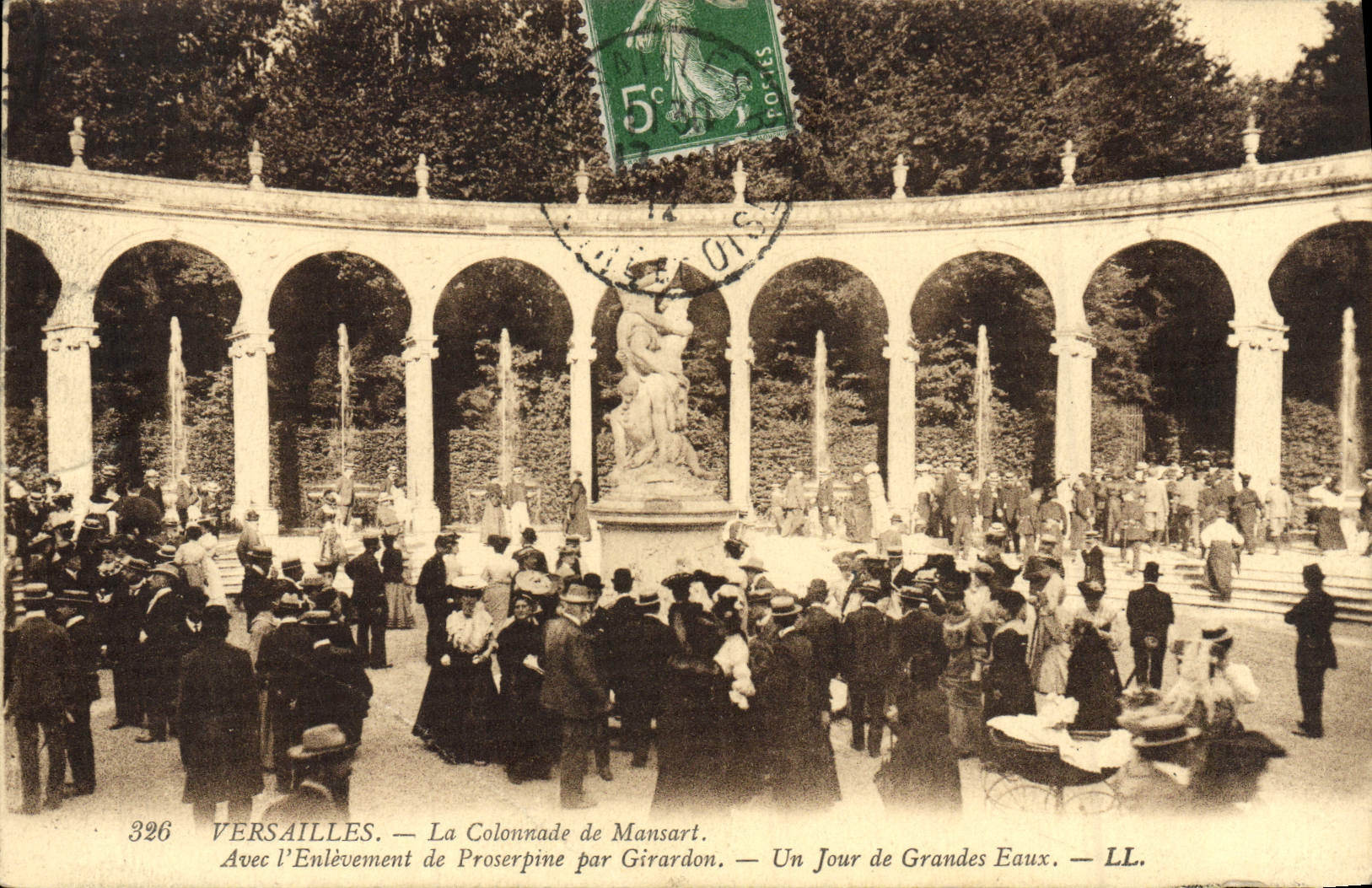 CPA Versailles La Colonnade de Mansart avec l'enlevement de Proserpine par Girardon