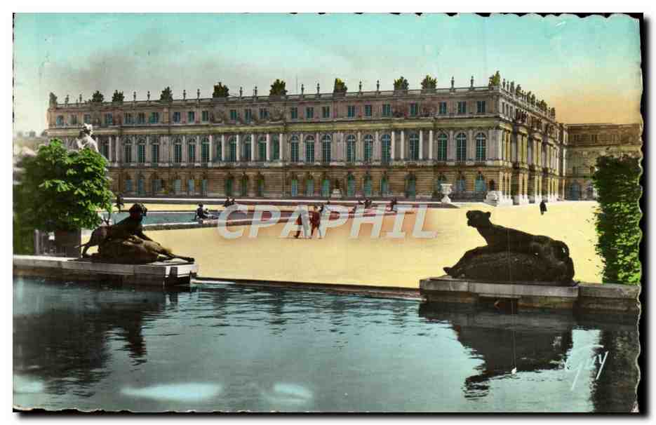 CPA Versailles Et Ses Merveilles Les parterres d'eau et le chateau
