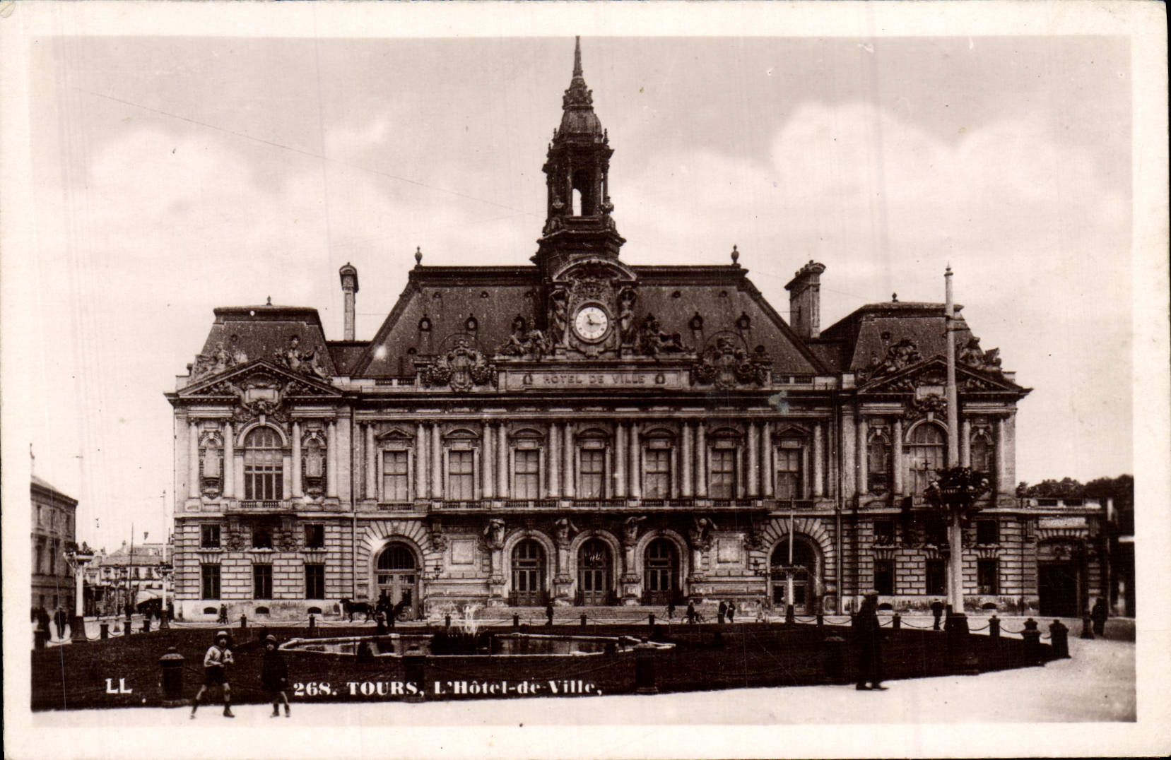 CPA Tours L'Hotel de Ville