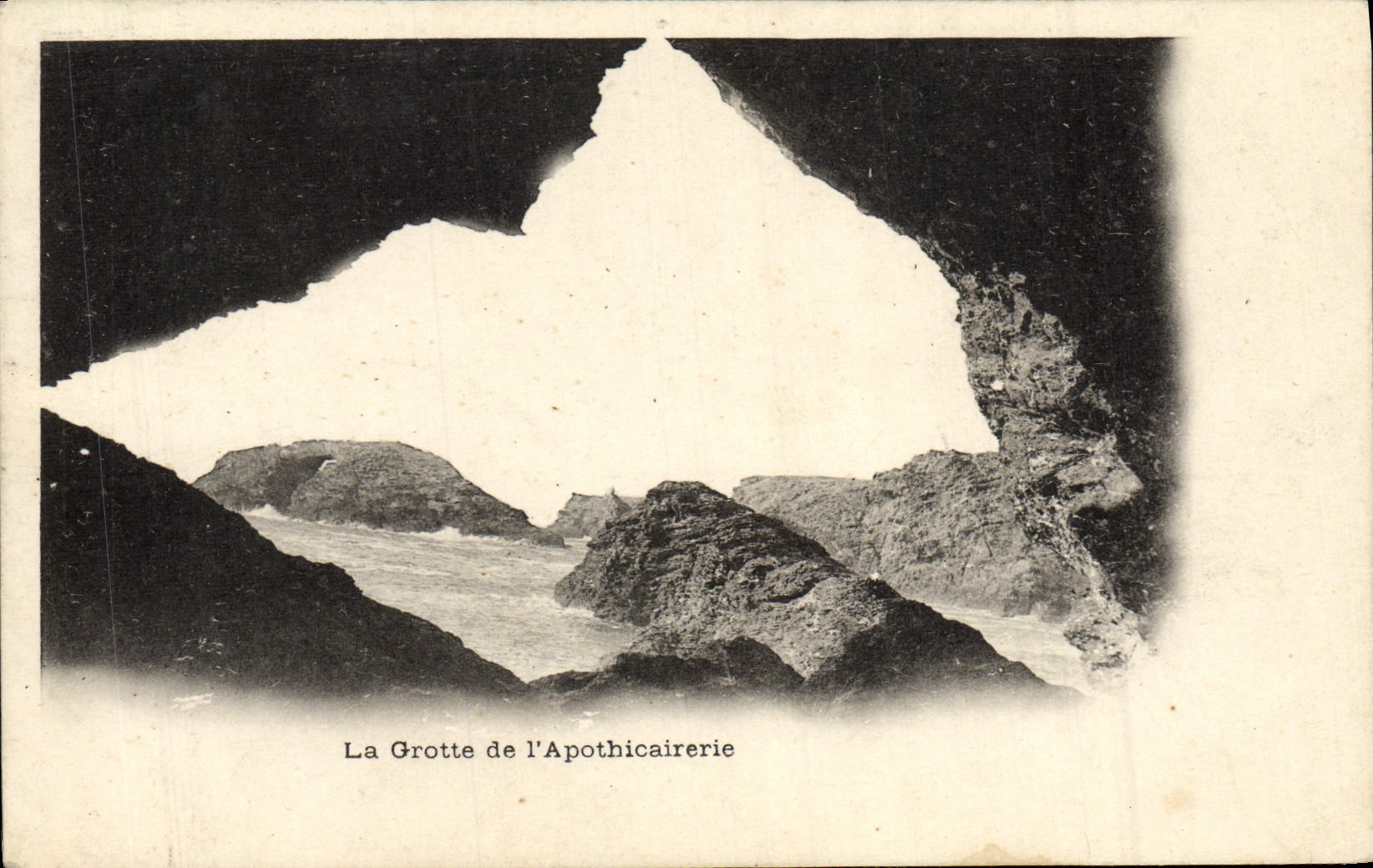 CPA La Grotte de L'Apothicaicairerie