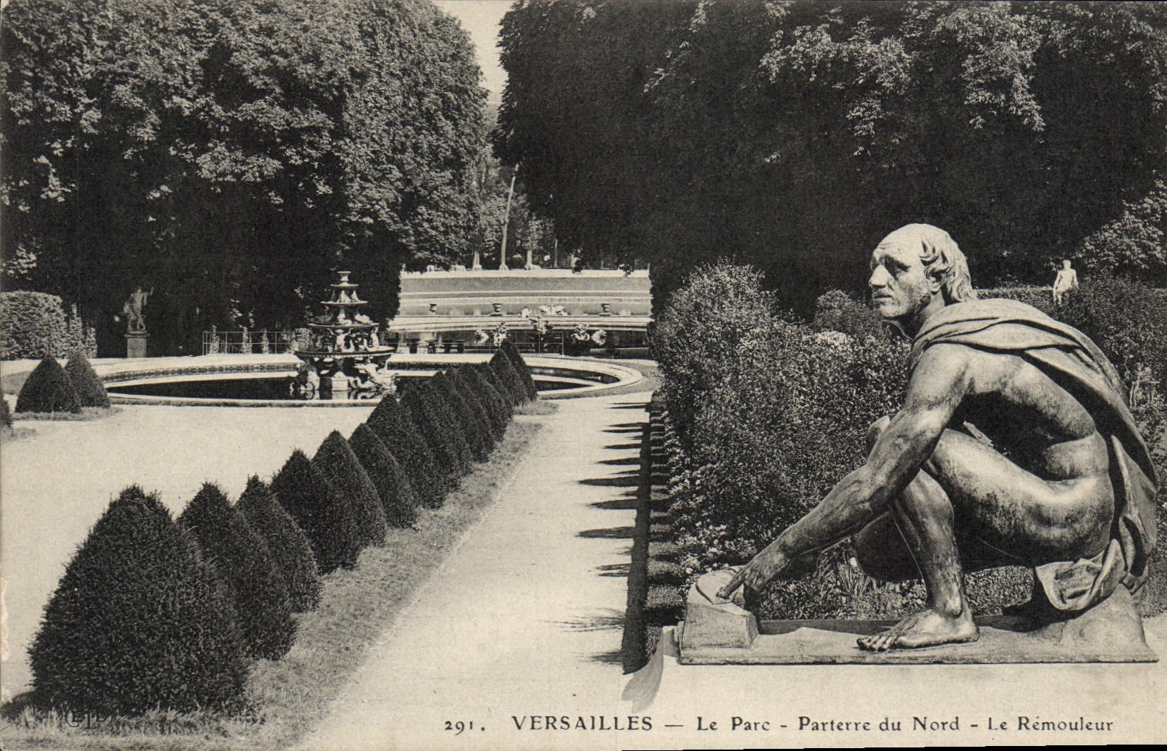 CPA Versailles Le Parc Parterre Du Nord Le remouleur 