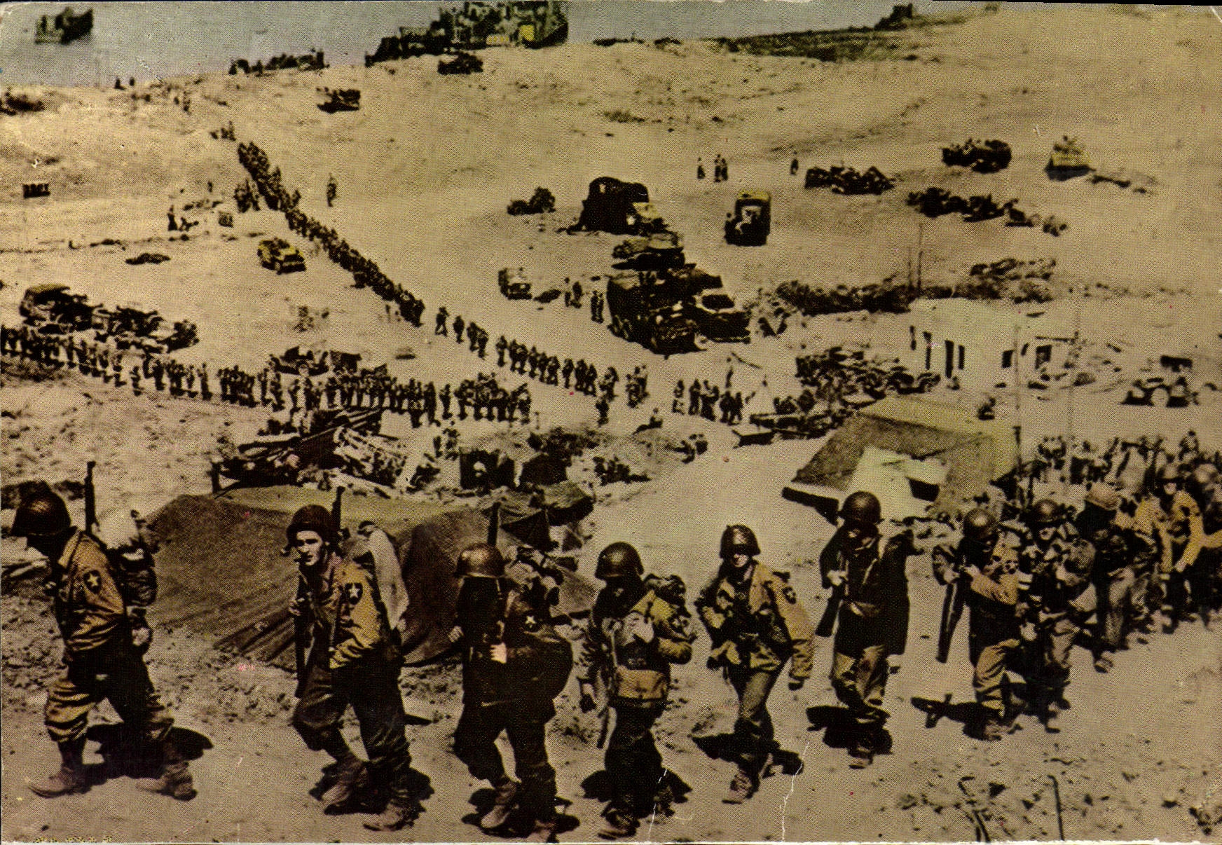CPM Debarquement En Normandie Arrivee Des Renforts Allies En Normandie Militaria
