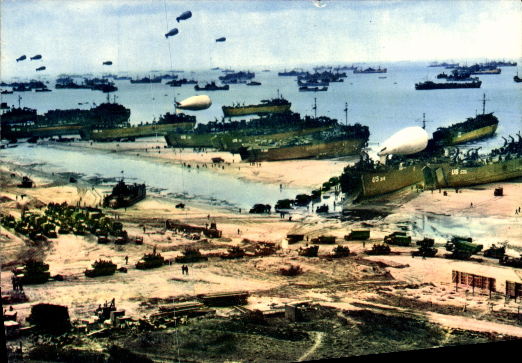 CPM Debarquement En Normandie Les Renforts Allies Arrivent Ballon Dirigeale