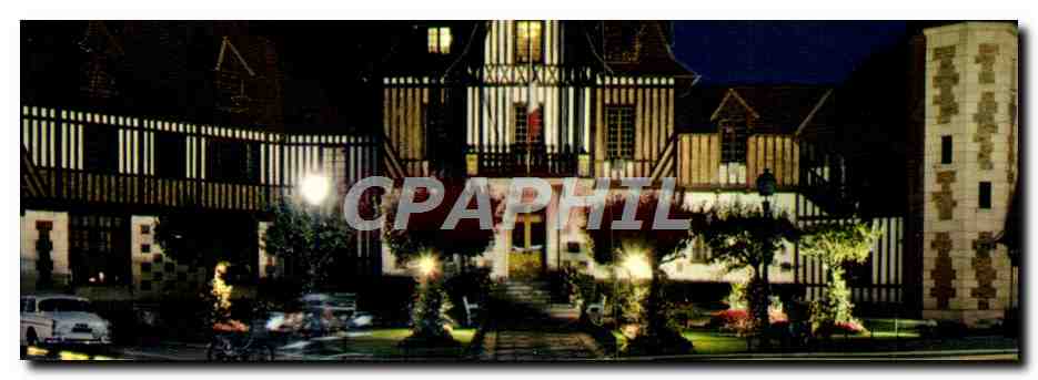 CPM Deauville Trouville L'Hotel De Ville la nuit