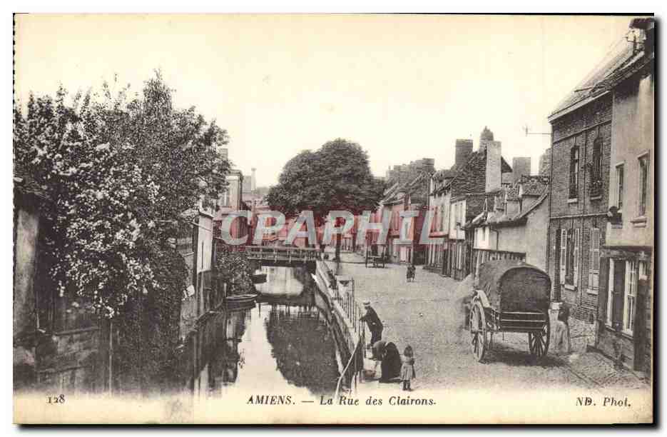 CPA Amiens La Rue Des Clairons