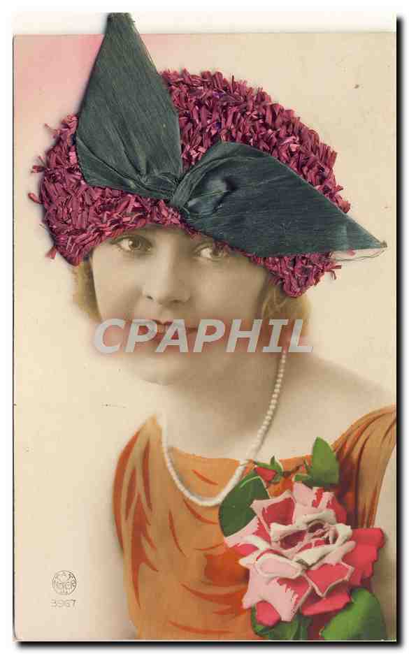 CPA Fantaisie Femme Chapeau Coiffure