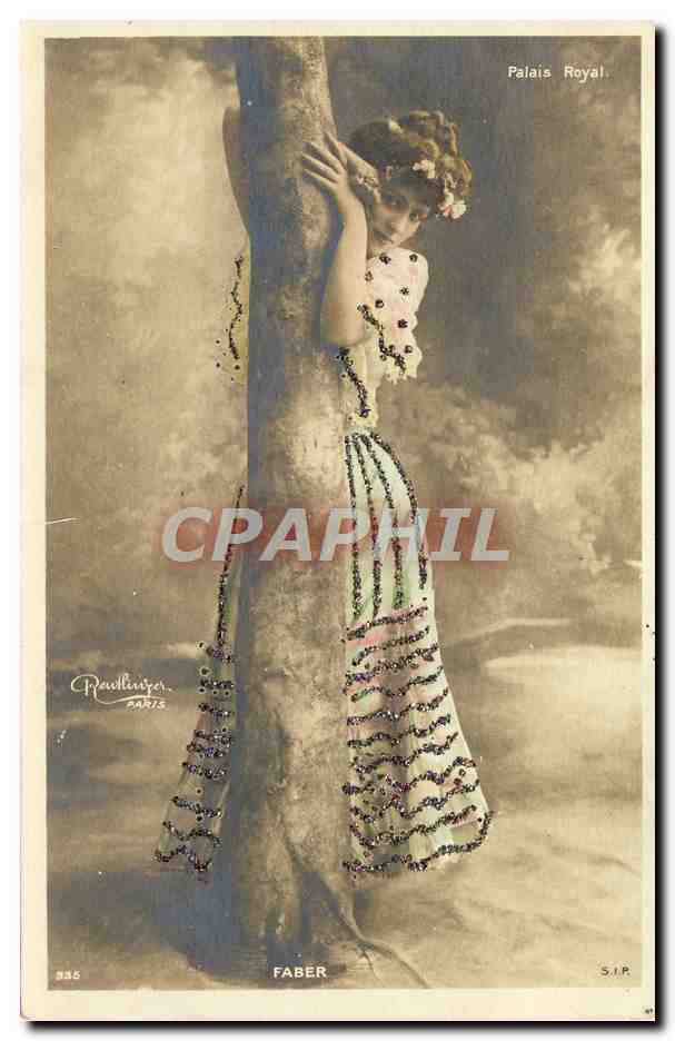 Femme en robe ornée — Palais Royal — P. P. Faber, Paris, n° 335