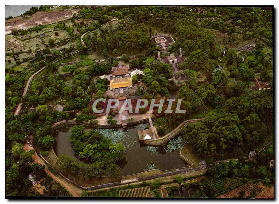 Hue - Vietnam - Mausolée de l'empereur Tu Duc — Vue panoramique — Photo : Hữu Nền