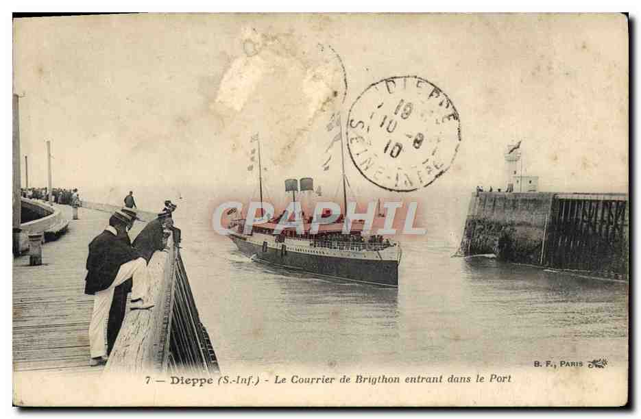CPA Dieppe Le Courrier de Brigthon Entrant dans le Port Bateau