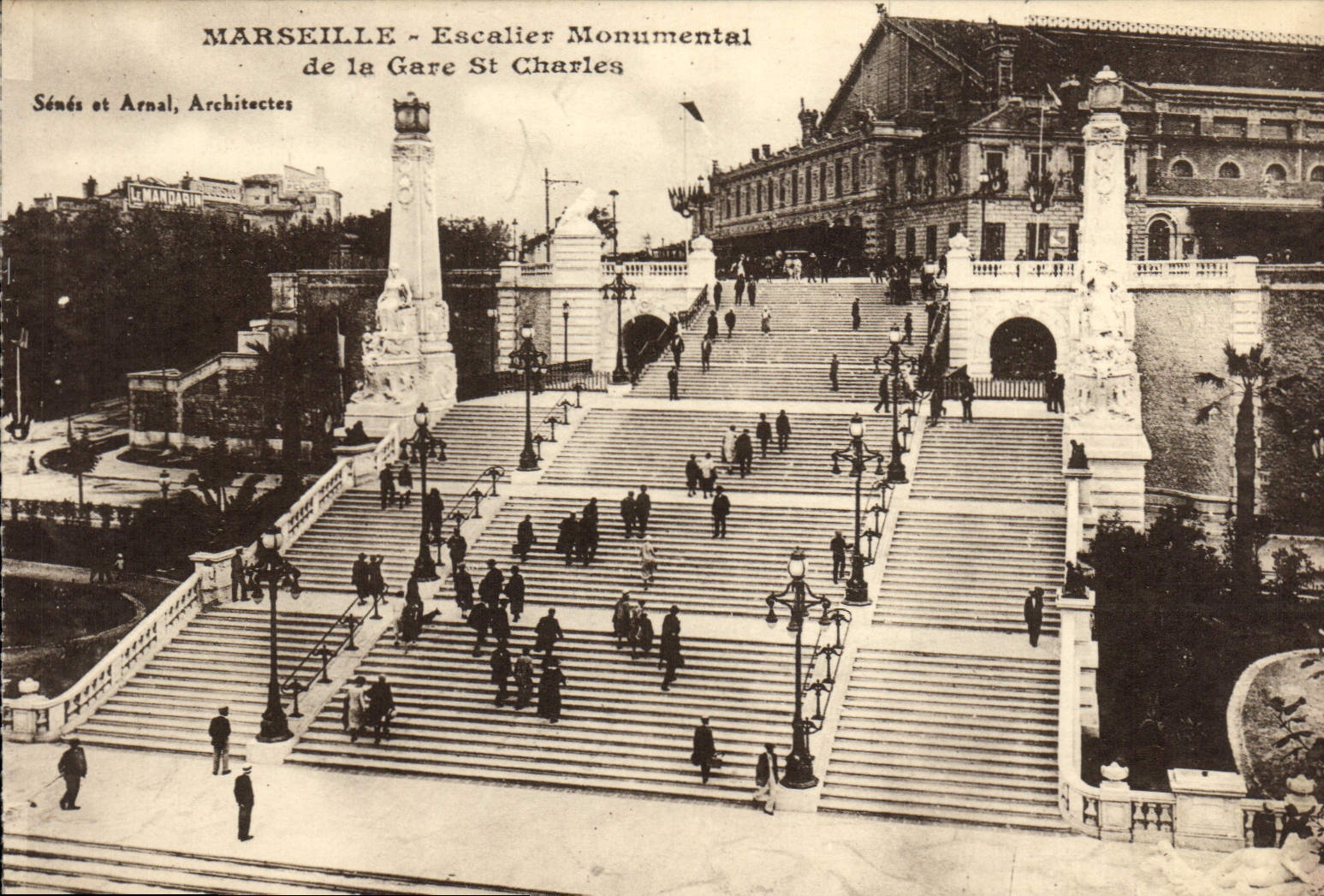 CPA Marseille Escalier Monumental de la Gare St Charles