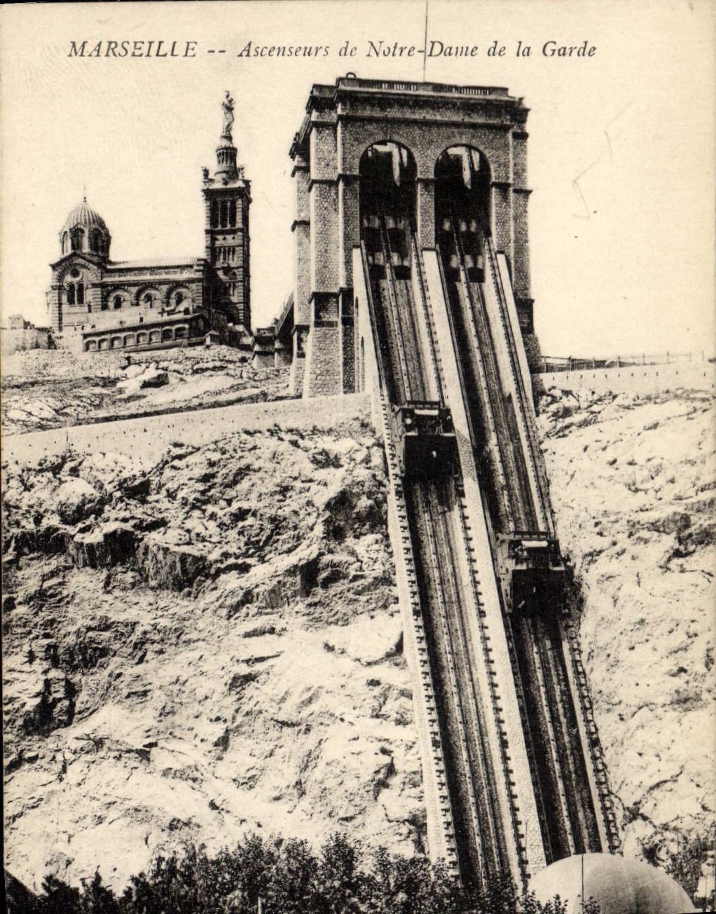 CPA Marseille Ascenseurs de Notre Dame de la Garde