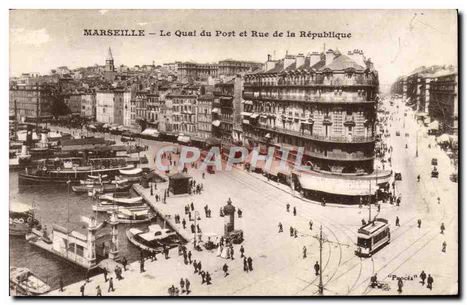 CPA Marseille Le Qual du Port et Rue de la Republique Bateaux Tramway
