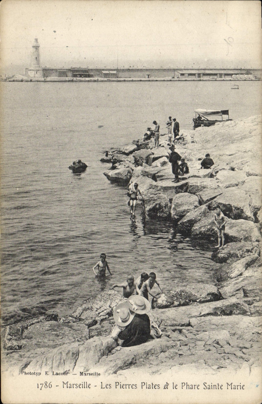 CPA Marseille Les Pierres Plates le Phare Sainte Marie