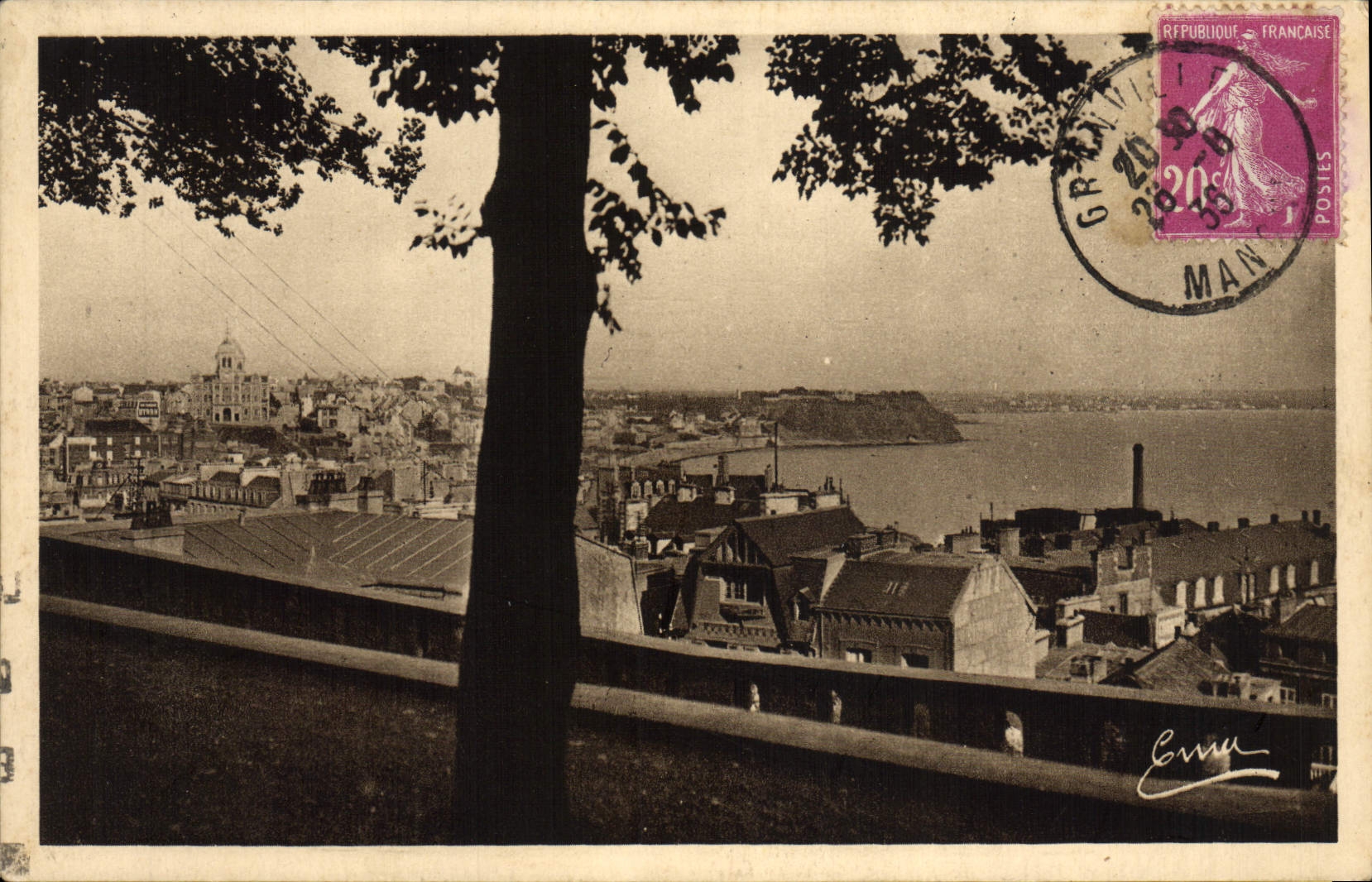 Granville — Vue sur la Roche-Gauthier — Éditeur A. Bernard