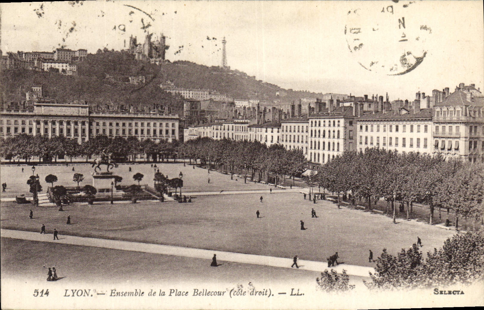 CPA Lyon Ensemble de la Place Bellecour