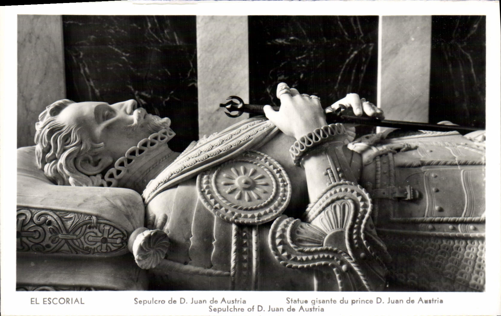 CPA El Escorial Sepulcro de D Juan de Austria