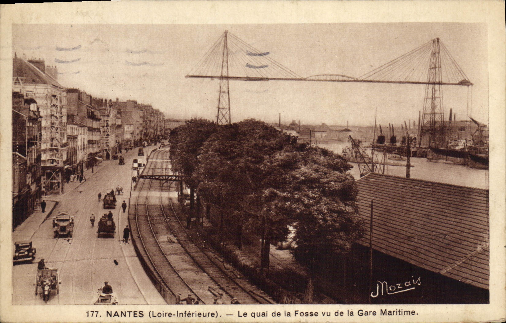 CPA Nantes Le quai de la Fosse vu de la Gare Maritime 