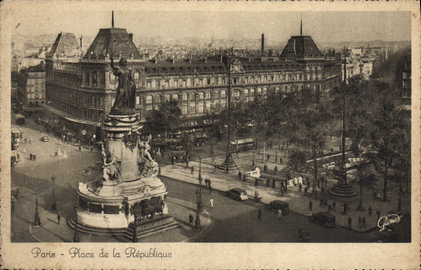 CPA Paris Place de la Republique 