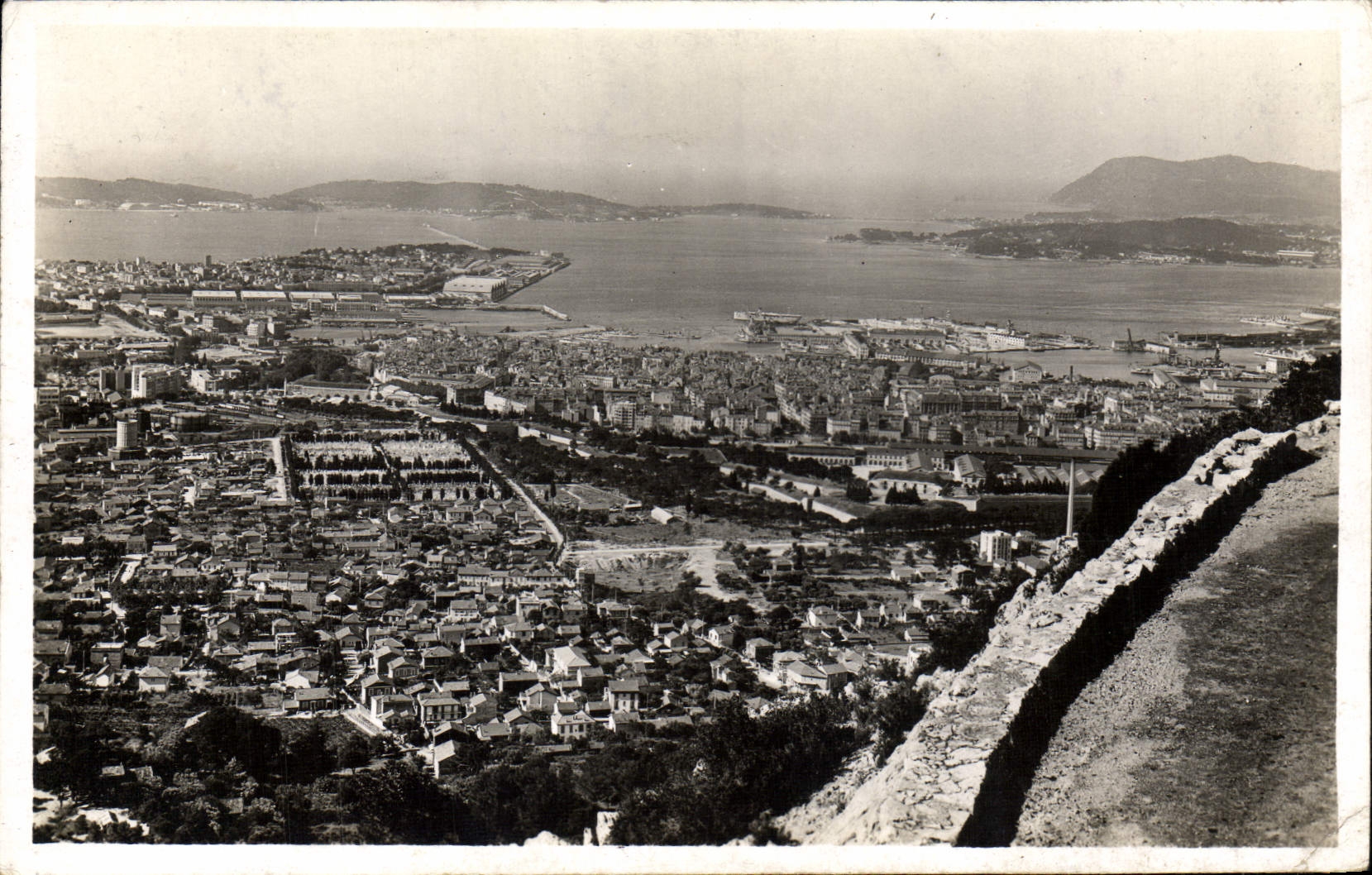 Toulon — Vue générale sur l'Est de la Ville — Édition Léon Barra
