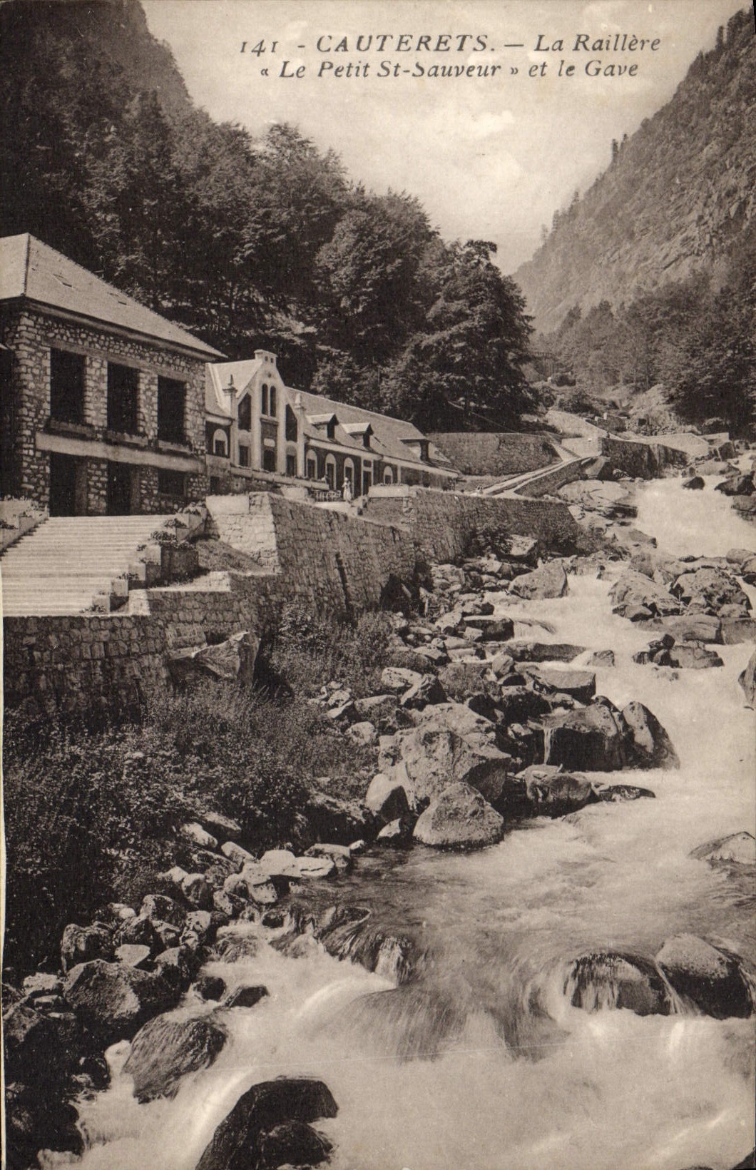 Cauterets — La Raillère « Le Petit St-Sauveur » et le Gave