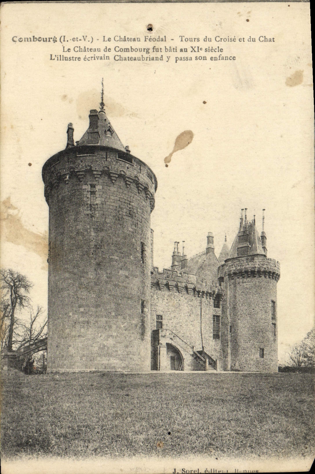 CPA Combourg Le Chateau Feodal Tours du Croise et du Chat Le chateau de Combourg