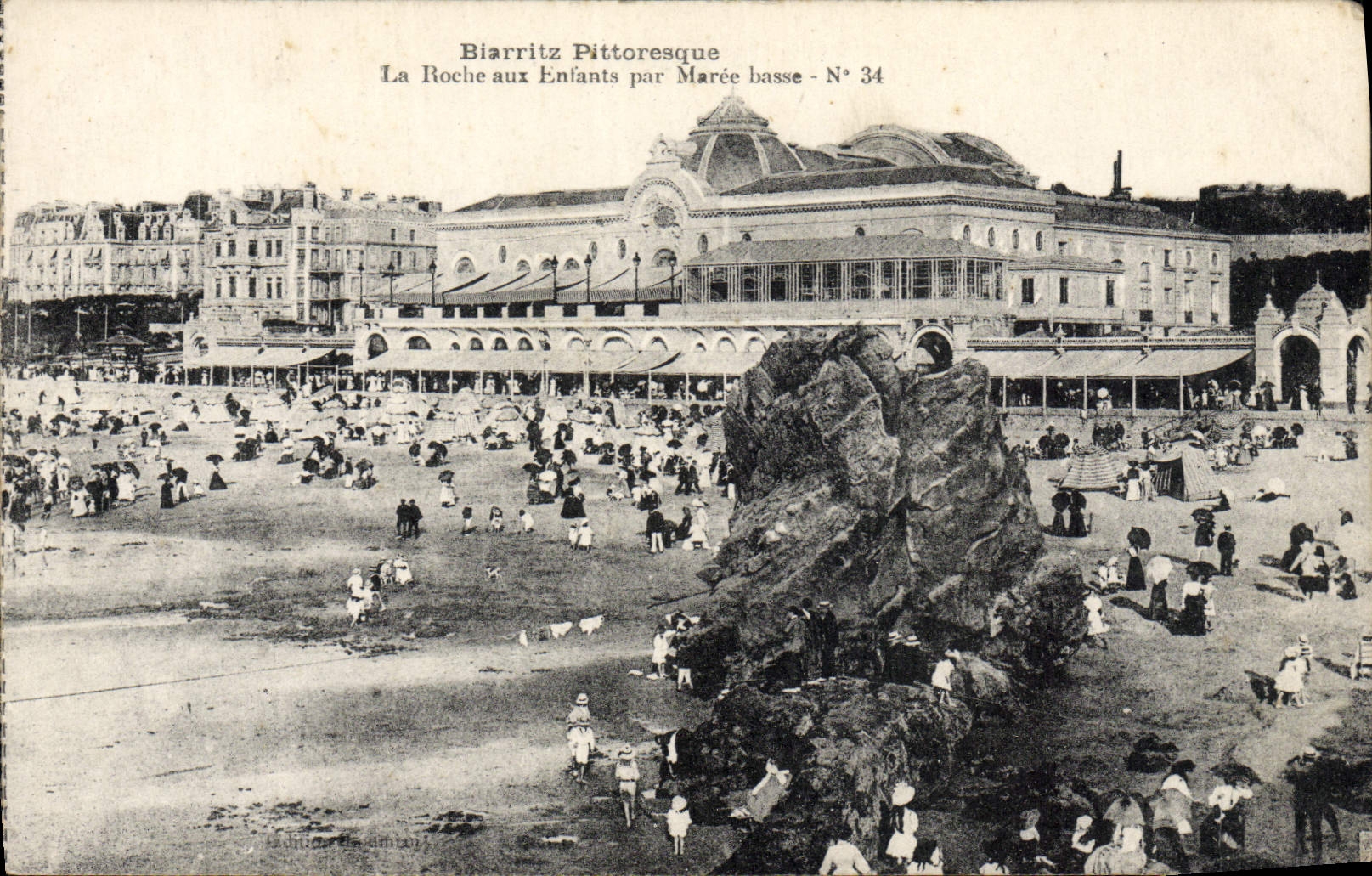 CPA Biarritz Pittoresque La Roche aux Enfants Par Maree basse