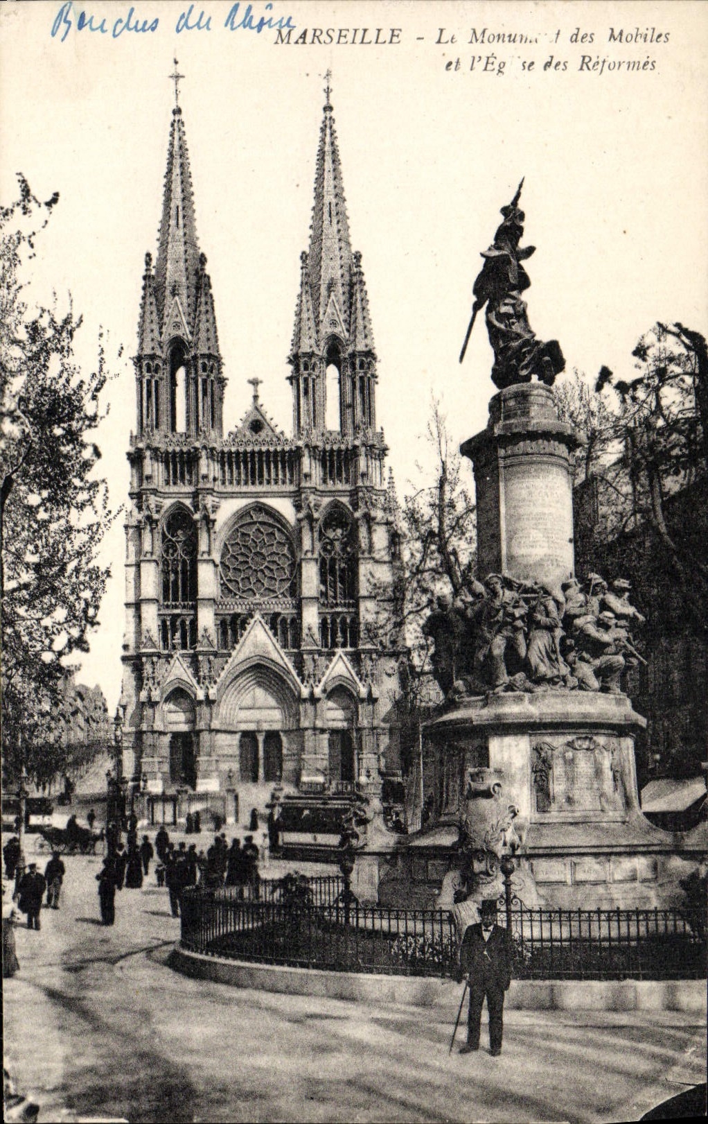 CPA Marseille Le monument des Mobiles et l'eglise des Reformes