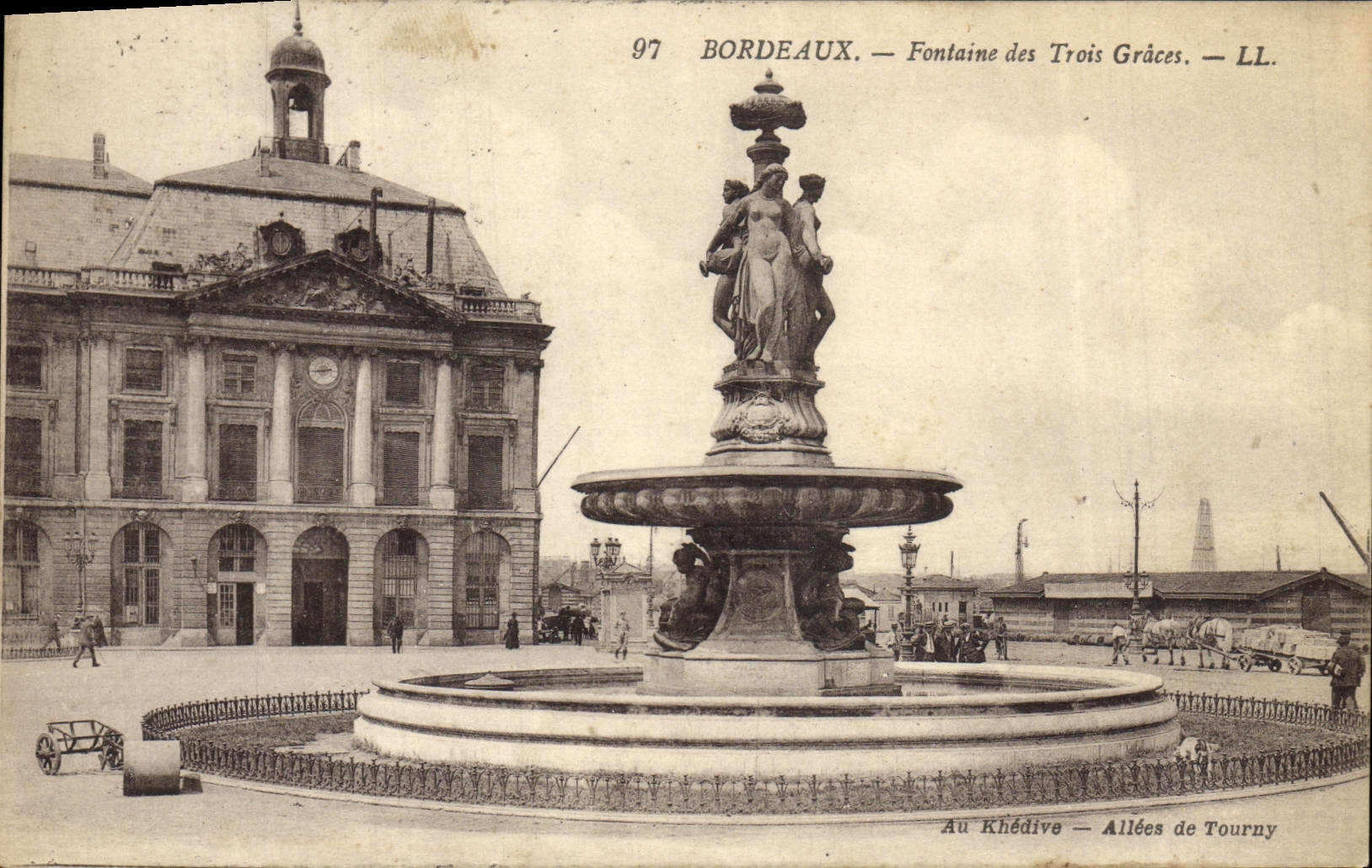 CPA Bourdeaux Fontaine des Trois Graces