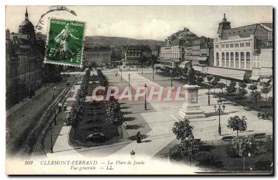 CPA Clermont Ferrand La Place de Jaude Vue generale 