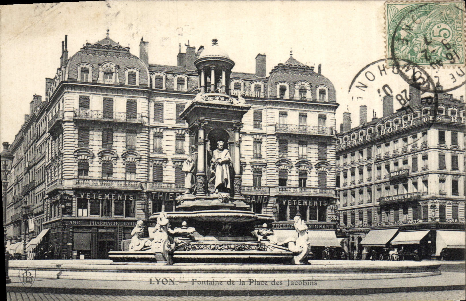 LYON — Fontaine de la Place des Jacobins — éditeur non identifié, n° de série non visible