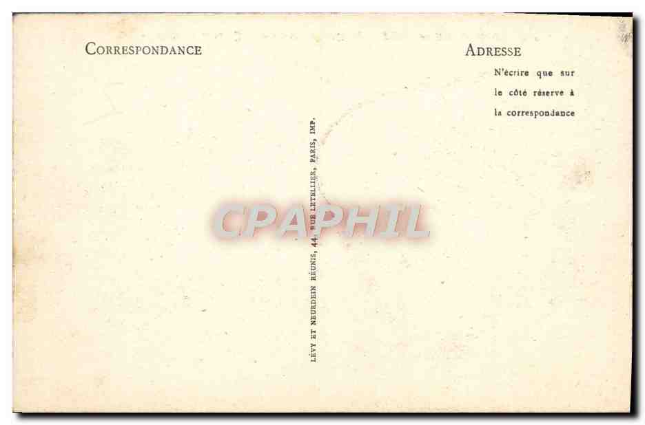 Boulogne-sur-Mer - Le Quai Gambetta et le Quartier St-Pierre - PICON - LL. — Verso