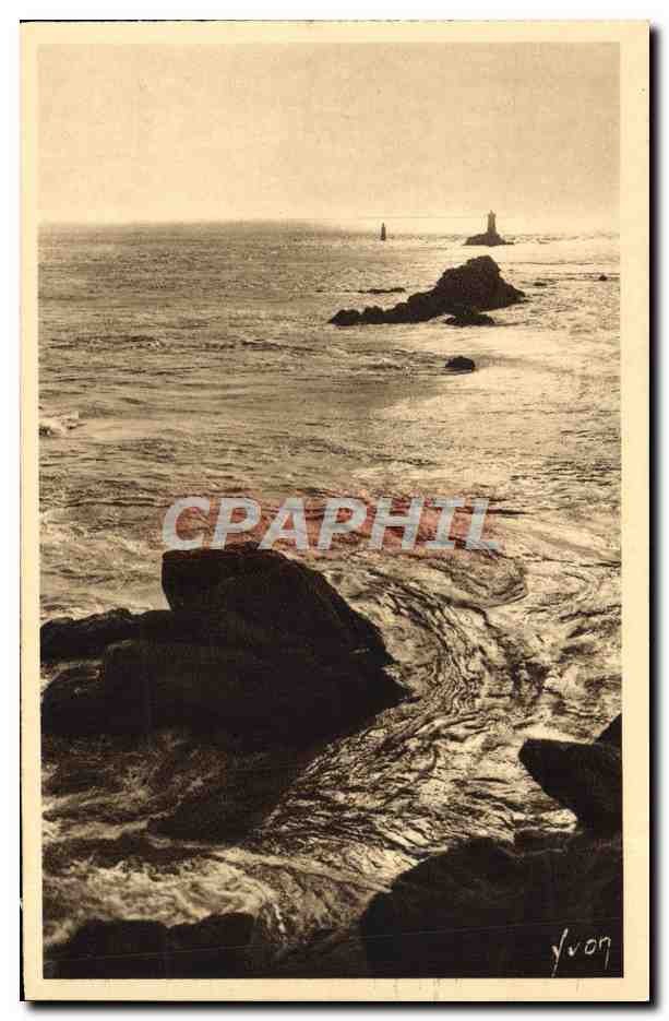 CPA Pointe Du Raz De Sein L'Eperon du Raz et le Phare de la vieille