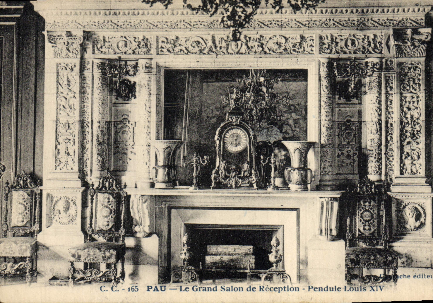 PAU — Le Grand Salon de Réception — Pendule Louis XIV — C.C. - 465