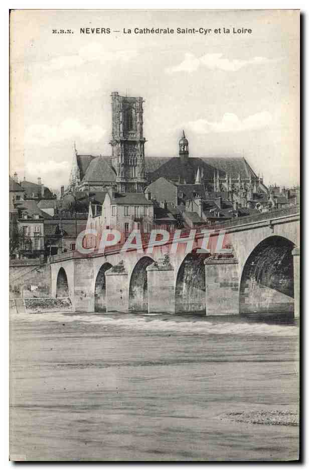 CPA Nevers La Cathedrale Saint Cyr et la Loire 