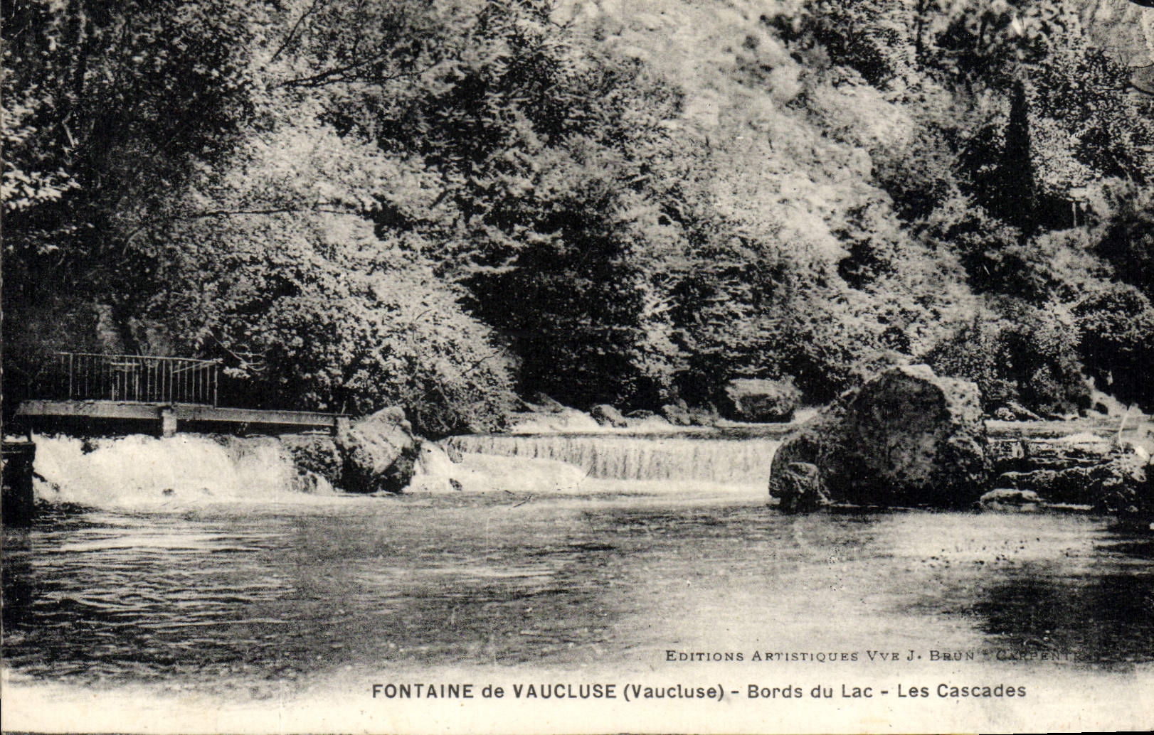Fontaine de Vaucluse - Ufer des Sees - Die Wasserfälle — Éditions Artistiques Vvr J. Brun, Carpentras