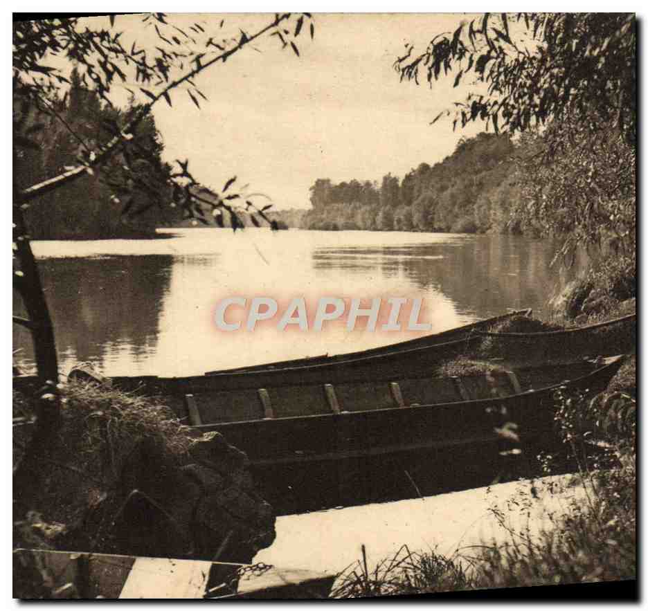 Bateau sur un lac — vue de Villeneuve-sur-Lot — Librairie H. Albagnac, Agen