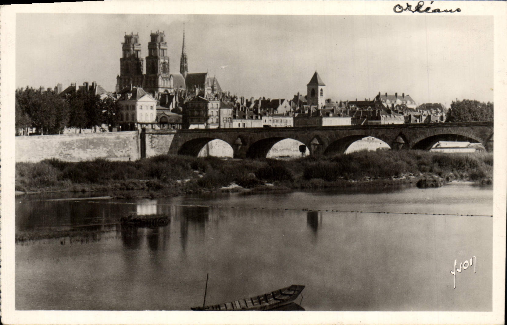 CPA Orleans La Loire Pont des Tournelles et la Cathedrale 