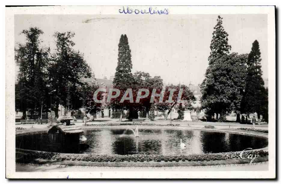 CPM Moulins Bassin de la Place de la Republique 