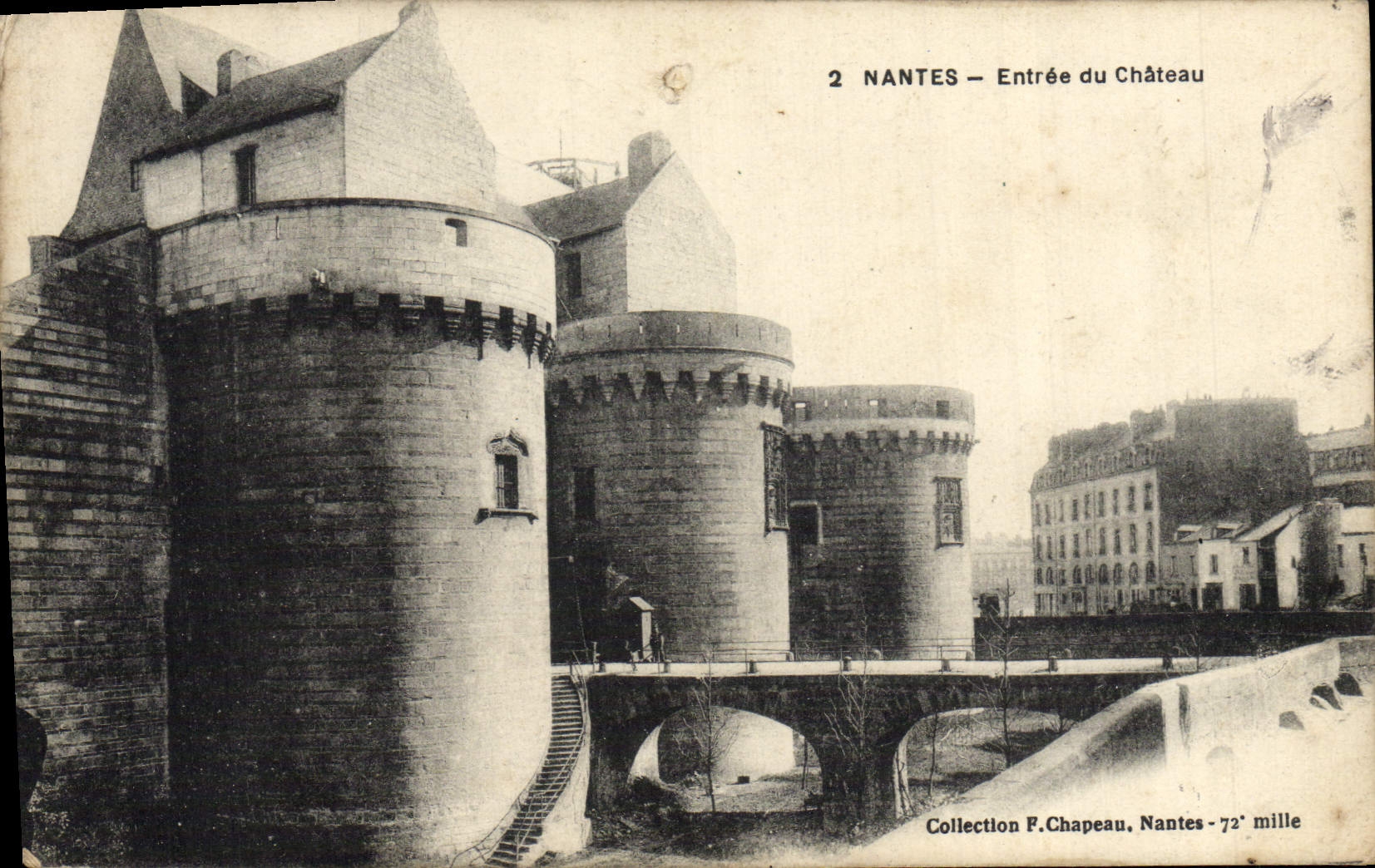 CPA Nantes Entree du Chateau 