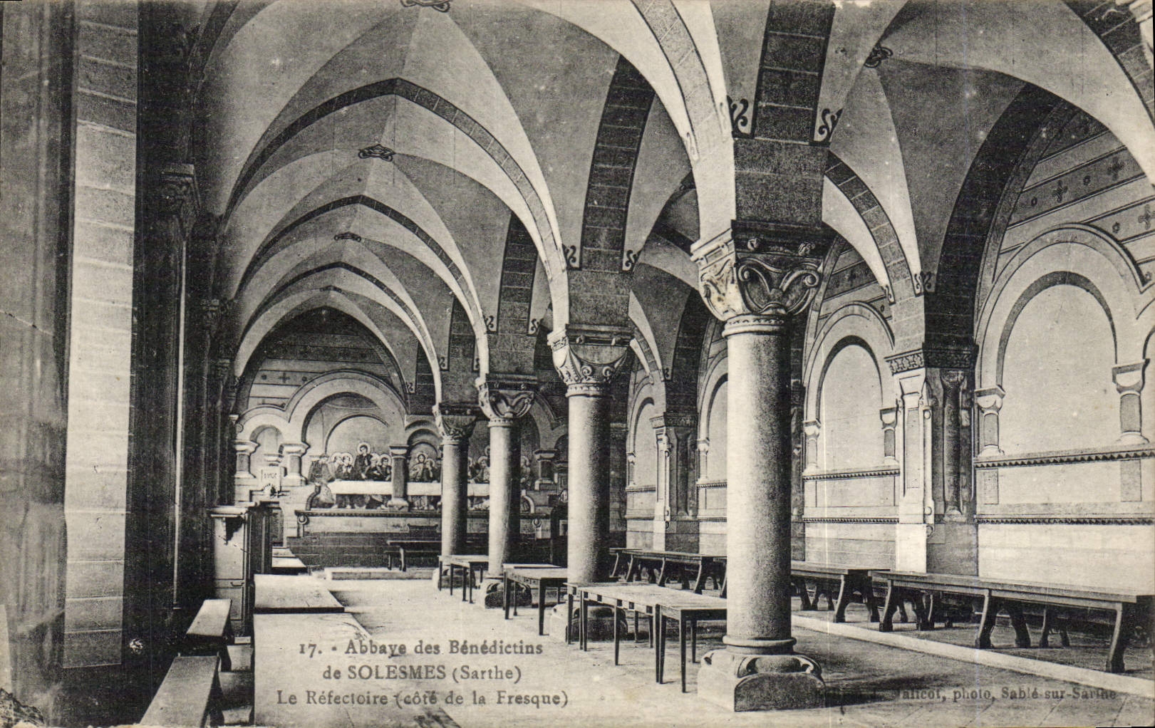 CPA Abbaye Des Benedictins De Solesmes Le refectoire Cote de la fresque