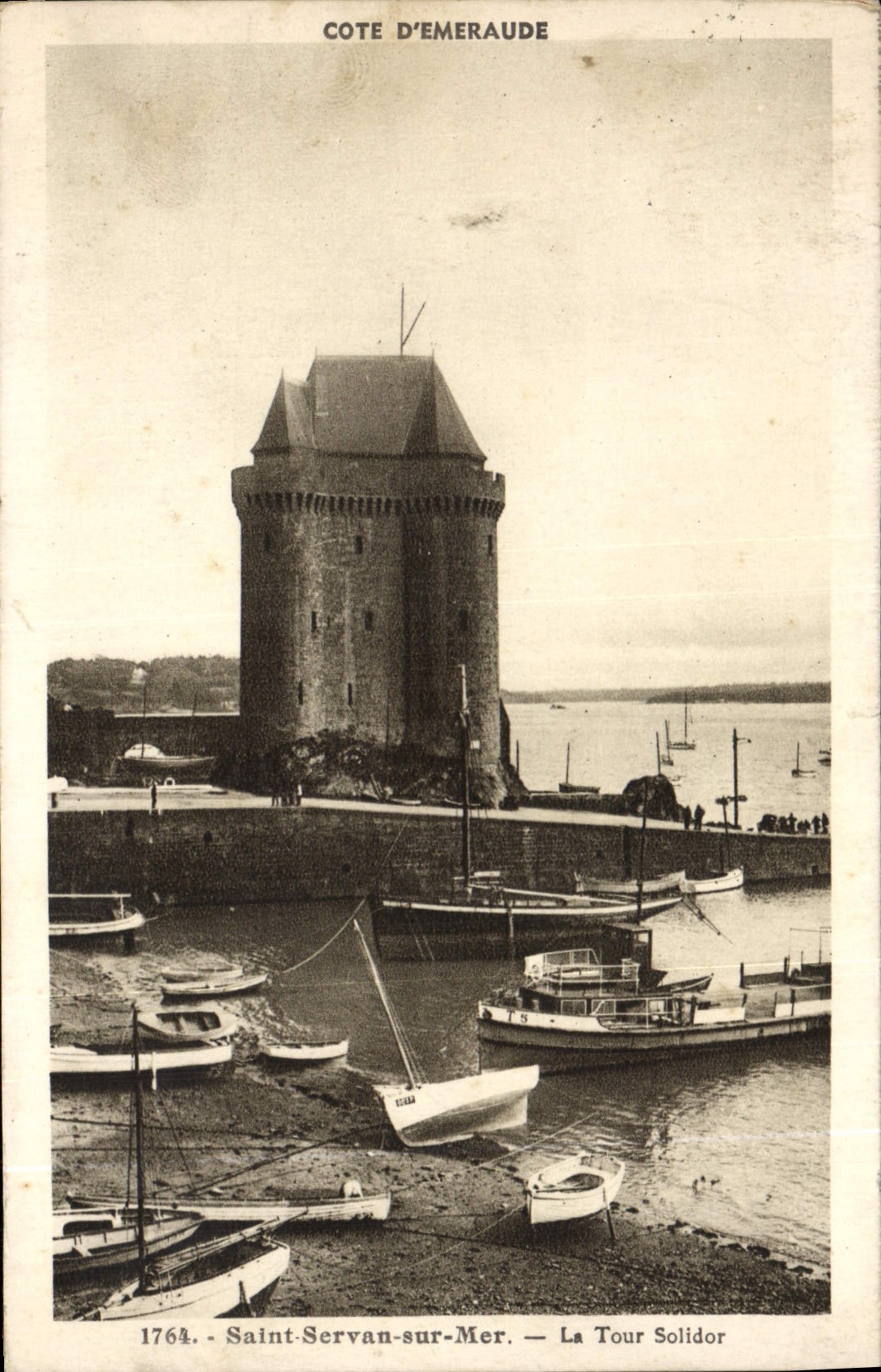 CPA Saint Servan Sur Mer La Tour Solidor Bateaux