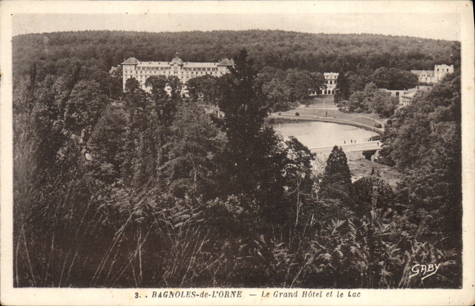 Bagnolles-de-l'Orne — El Gran Hotel y el Lago — Gaby