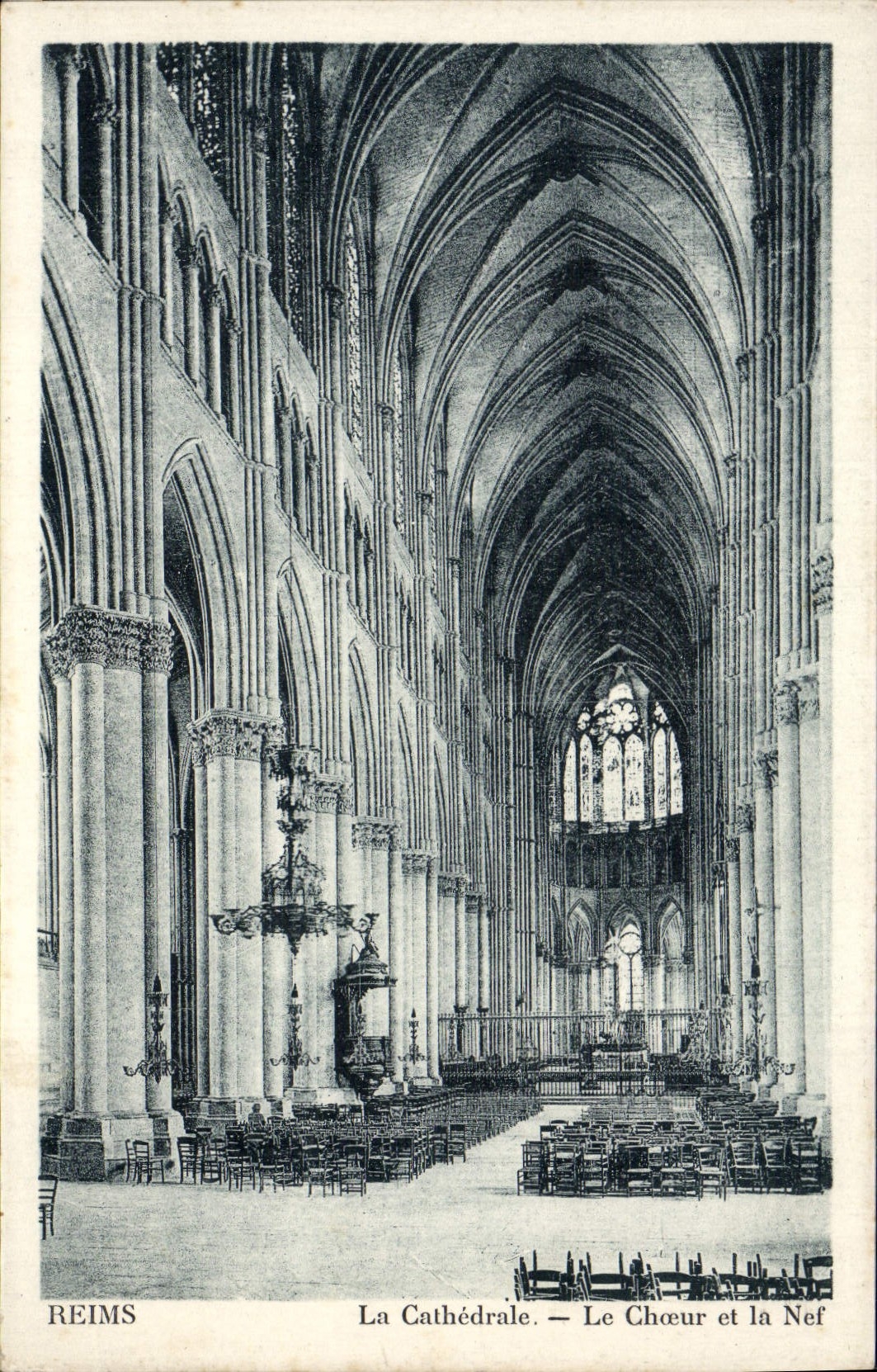 Reims — Die Kathedrale — Der Chor und die Kirchenschiff