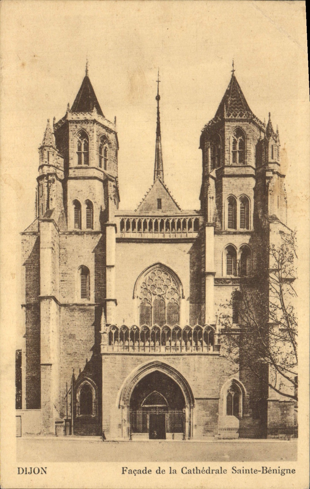 Dijon — Façade de la Cathédrale Sainte-Bénigne — éditeur non identifié