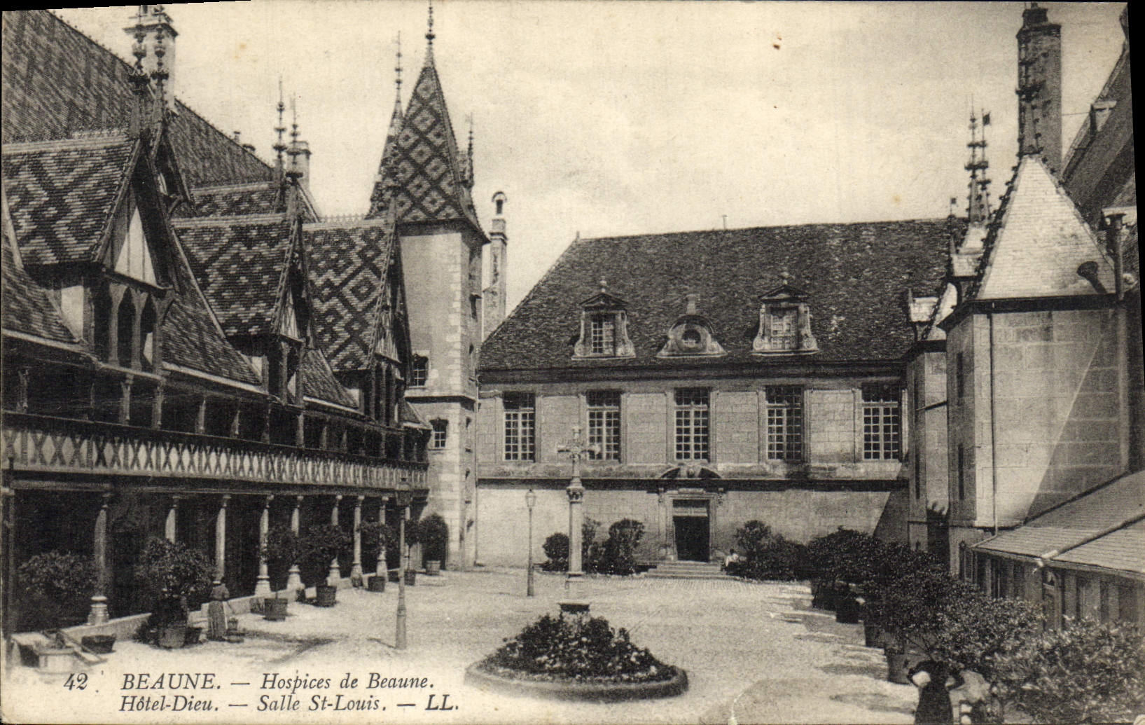 Beaune — Hospices de Beaune. Hôtel-Dieu. Salle St-Louis — LL.
