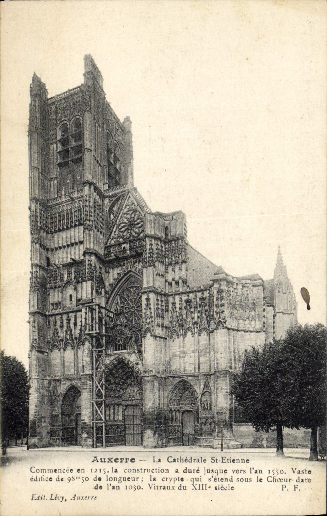 CPA Auxerre La Cathedrale St Etienne