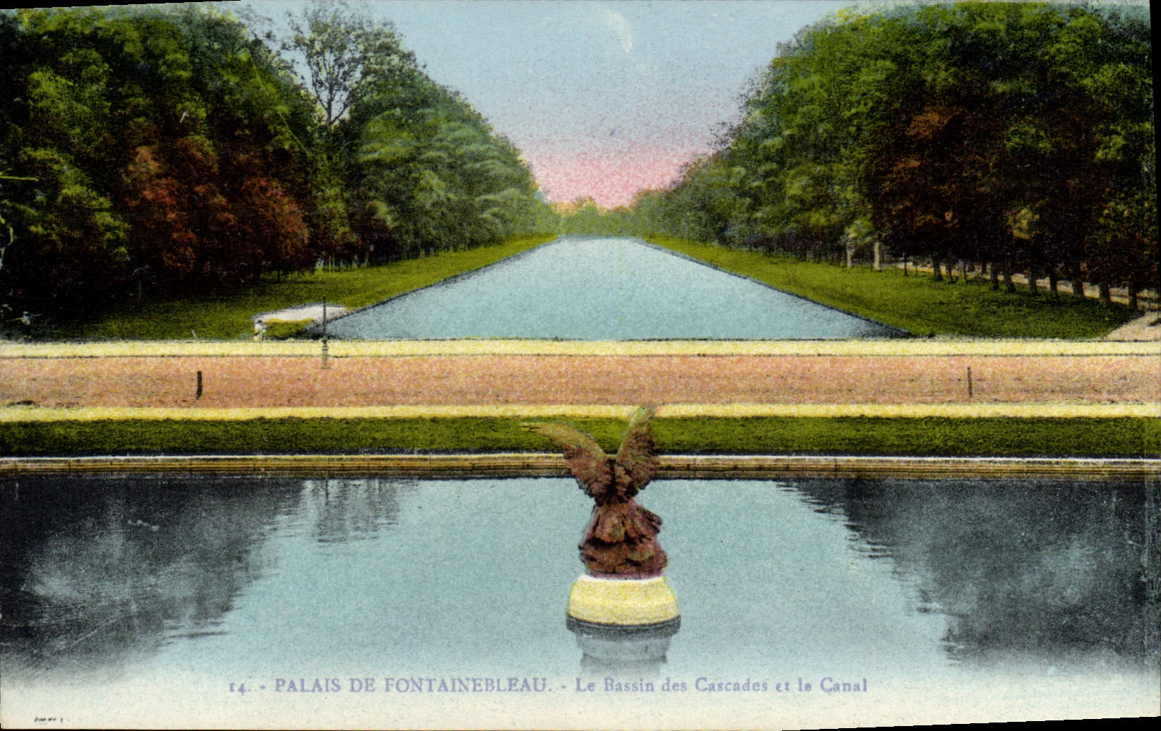 CPA Palais De Fontainebleau Le Bassin des Cascades et le Canal
